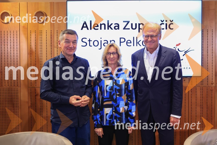 Dr. Alenka Zupančič gostja v skednju Škrabčeve domačije