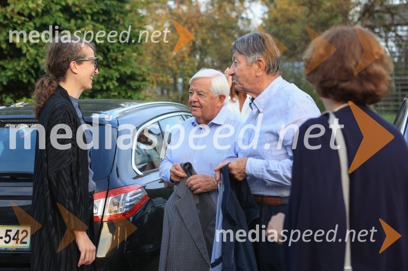 Dr. Alenka Zupančič gostja v skednju Škrabčeve domačije