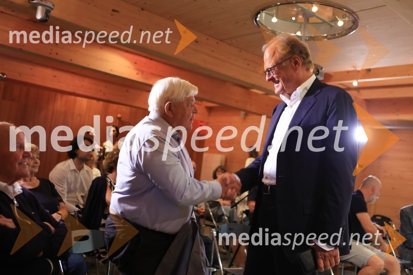 Dr. Alenka Zupančič gostja v skednju Škrabčeve domačije