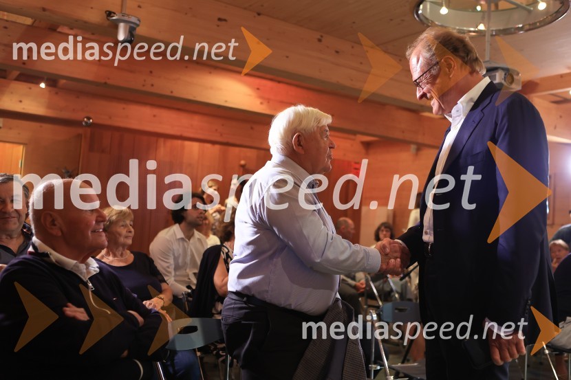 Dr. Alenka Zupančič gostja v skednju Škrabčeve domačije