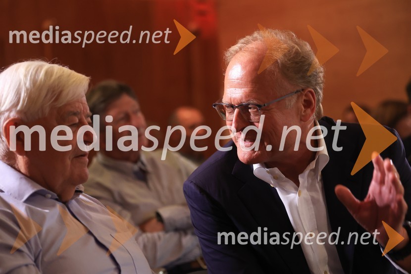 Dr. Alenka Zupančič gostja v skednju Škrabčeve domačije