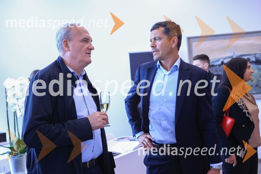 Čaj z razlogom: Razprava o aktualnih trendih na področju naložb