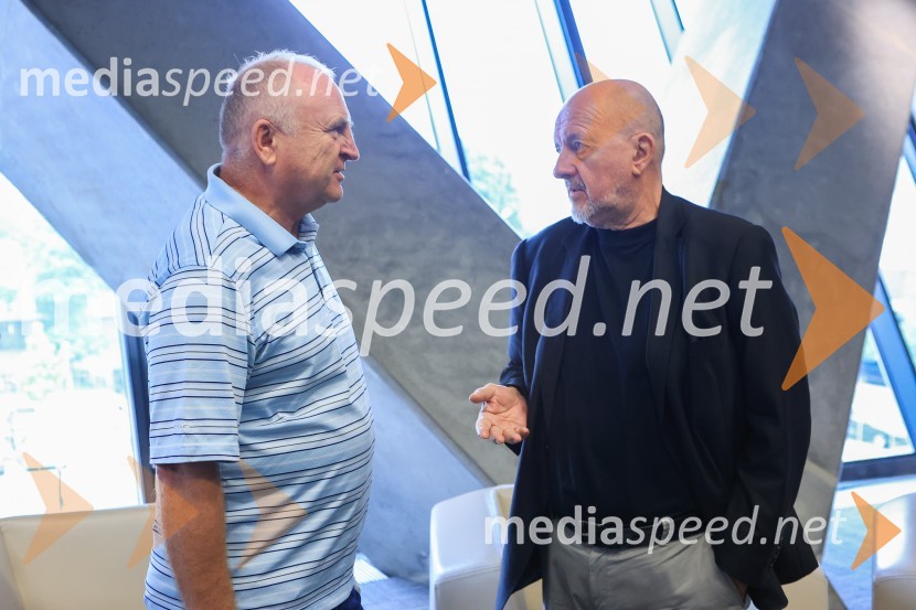 Čaj z razlogom: Razprava o aktualnih trendih na področju naložb