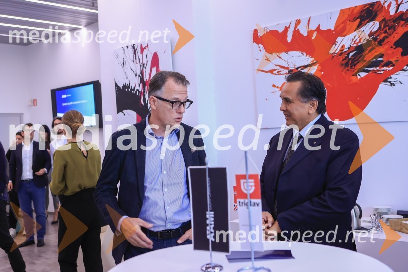 Čaj z razlogom: Razprava o aktualnih trendih na področju naložb