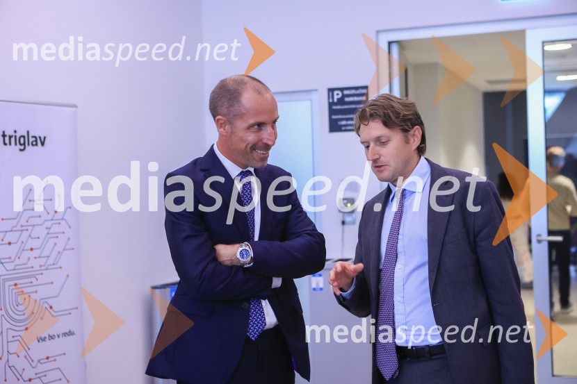 Čaj z razlogom: Razprava o aktualnih trendih na področju naložb