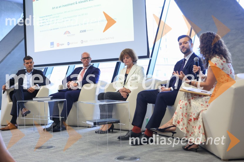 Čaj z razlogom: Razprava o aktualnih trendih na področju naložb