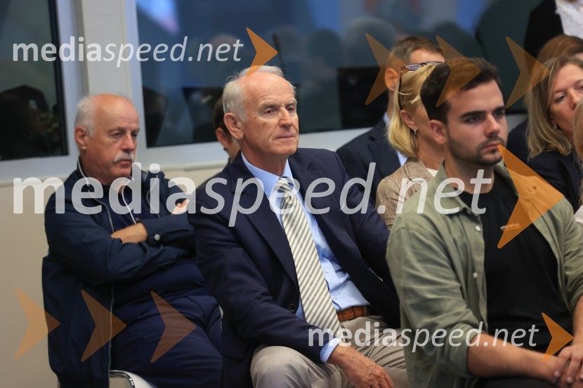 Čaj z razlogom: Razprava o aktualnih trendih na področju naložb