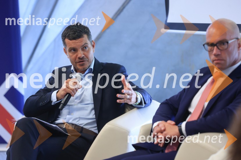 Čaj z razlogom: Razprava o aktualnih trendih na področju naložb