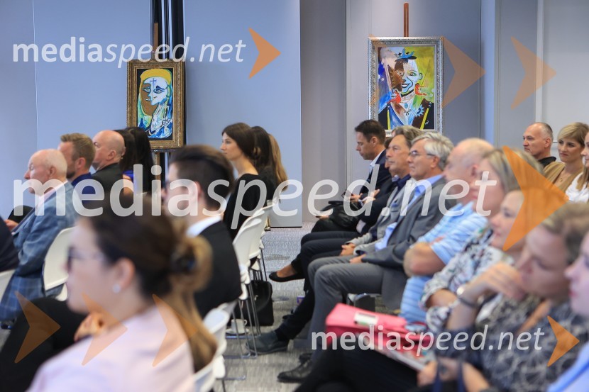 Čaj z razlogom: Razprava o aktualnih trendih na področju naložb