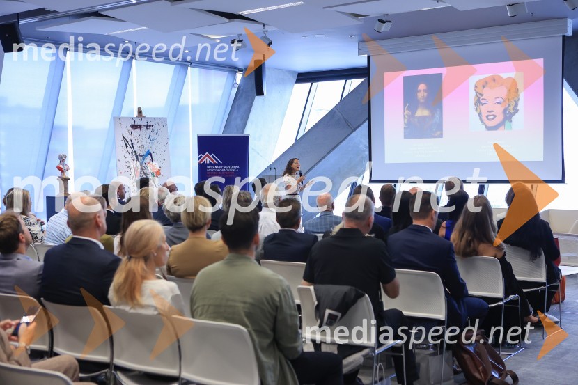 Čaj z razlogom: Razprava o aktualnih trendih na področju naložb