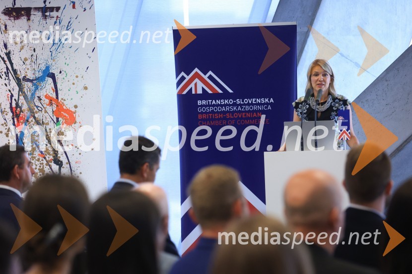 Čaj z razlogom: Razprava o aktualnih trendih na področju naložb