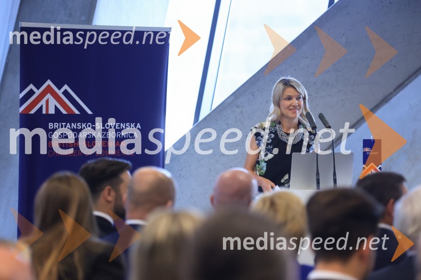 Čaj z razlogom: Razprava o aktualnih trendih na področju naložb