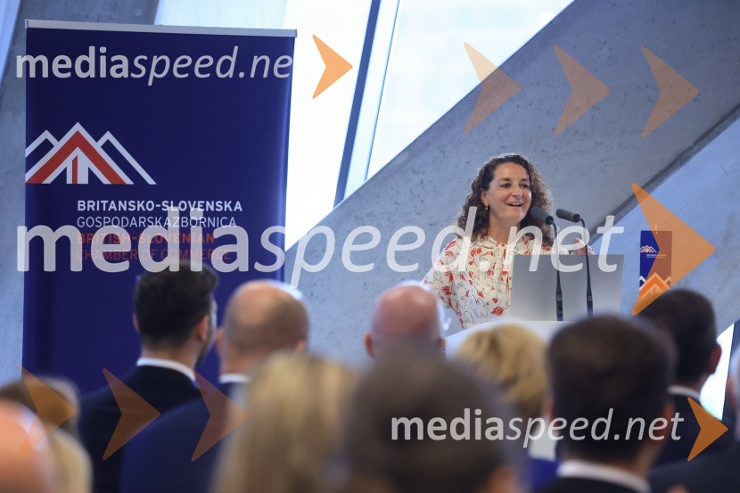 Čaj z razlogom: Razprava o aktualnih trendih na področju naložb