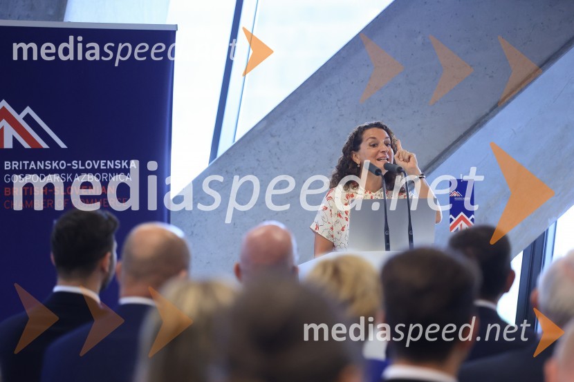 Čaj z razlogom: Razprava o aktualnih trendih na področju naložb