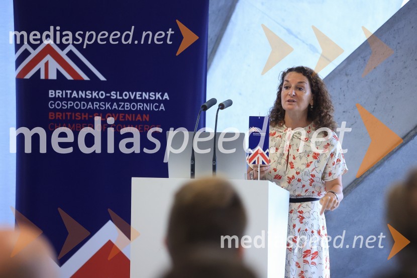 Čaj z razlogom: Razprava o aktualnih trendih na področju naložb