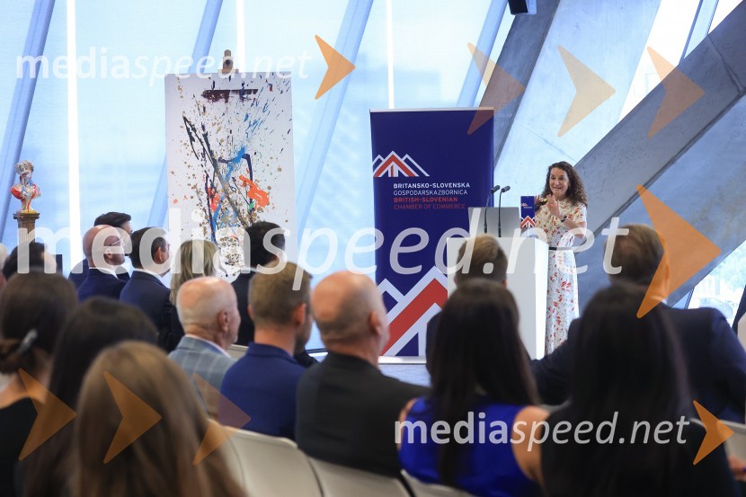 Čaj z razlogom: Razprava o aktualnih trendih na področju naložb