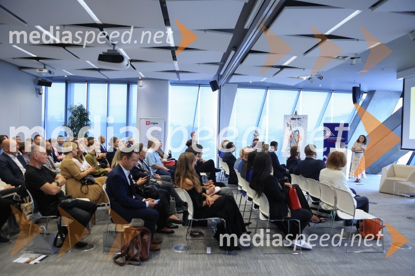 Čaj z razlogom: Razprava o aktualnih trendih na področju naložb