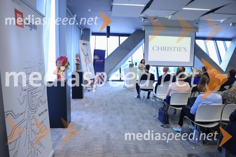 Čaj z razlogom: Razprava o aktualnih trendih na področju naložb