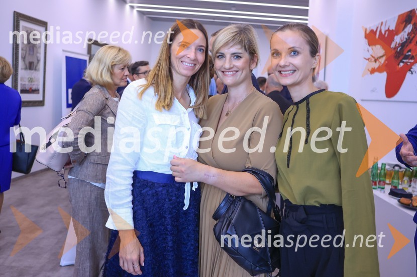 Čaj z razlogom: Razprava o aktualnih trendih na področju naložb