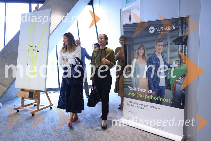 Čaj z razlogom: Razprava o aktualnih trendih na področju naložb