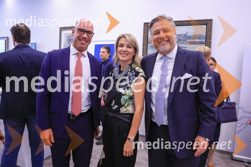 Čaj z razlogom: Razprava o aktualnih trendih na področju naložb