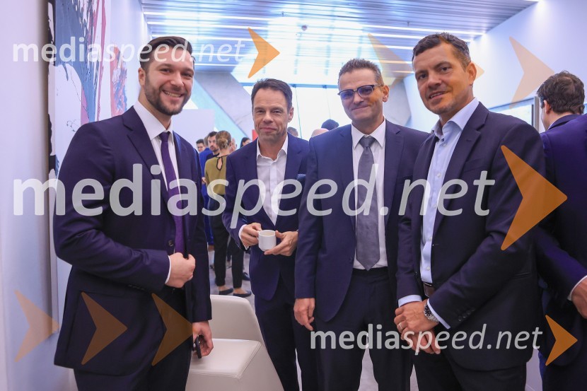 Čaj z razlogom: Razprava o aktualnih trendih na področju naložb