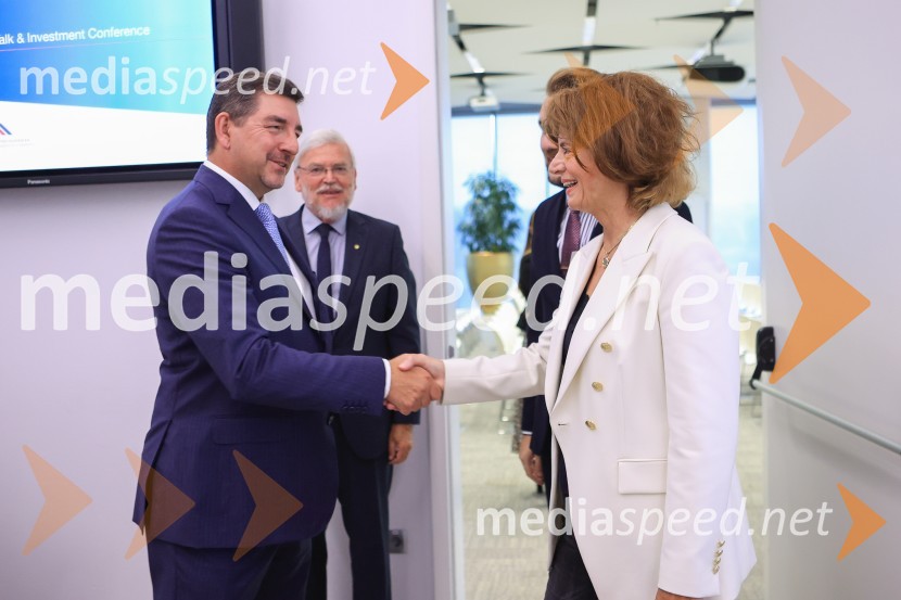 Čaj z razlogom: Razprava o aktualnih trendih na področju naložb