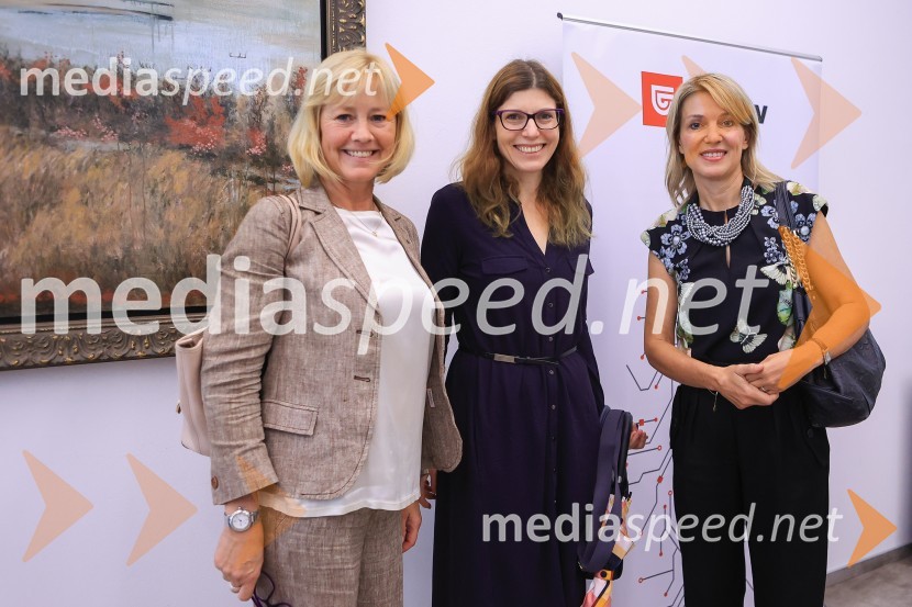 Čaj z razlogom: Razprava o aktualnih trendih na področju naložb