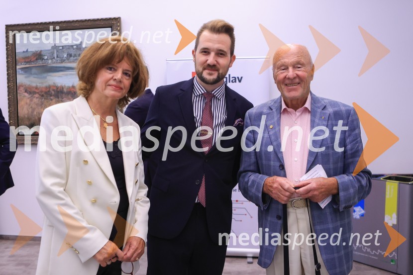 Čaj z razlogom: Razprava o aktualnih trendih na področju naložb