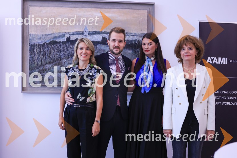 Čaj z razlogom: Razprava o aktualnih trendih na področju naložb