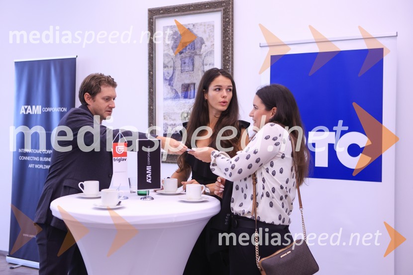 Čaj z razlogom: Razprava o aktualnih trendih na področju naložb