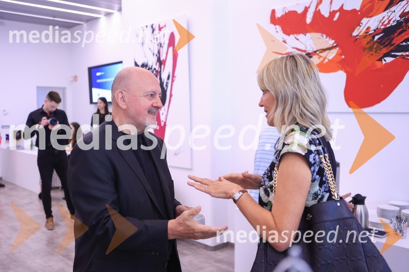 Čaj z razlogom: Razprava o aktualnih trendih na področju naložb