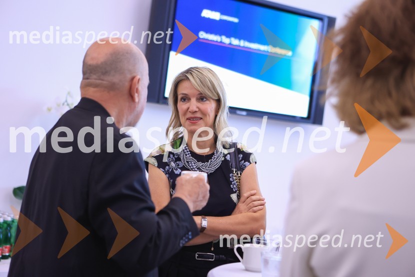 Čaj z razlogom: Razprava o aktualnih trendih na področju naložb