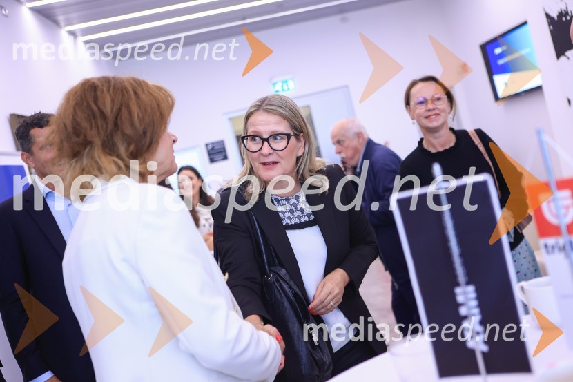 Čaj z razlogom: Razprava o aktualnih trendih na področju naložb