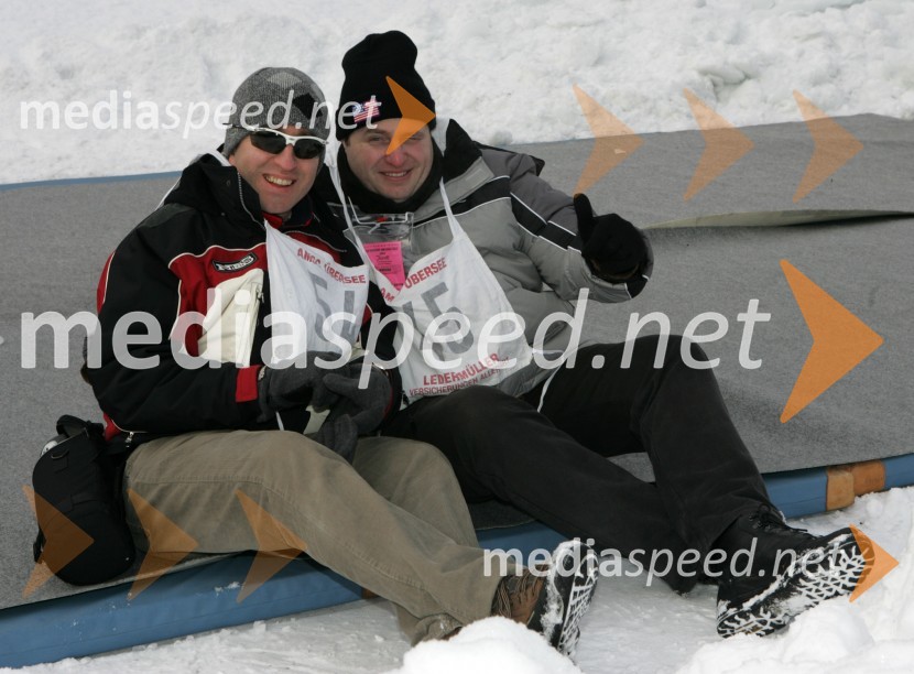 Borut Cvetko, fotograf in Ladislav Adorjan, asistentSPEEDWAY NA LEDU, polfinale svetovnega prvenstva posameznikov, 2. dirka