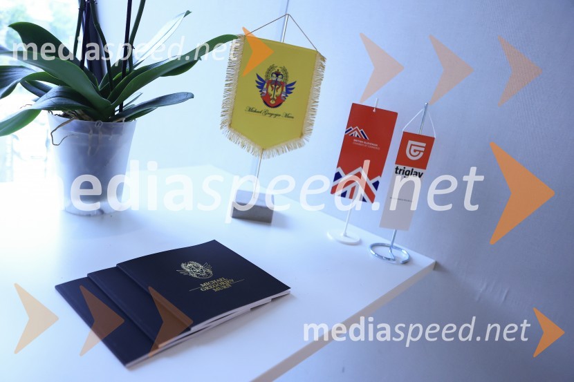 Čaj z razlogom: Razprava o aktualnih trendih na področju naložb