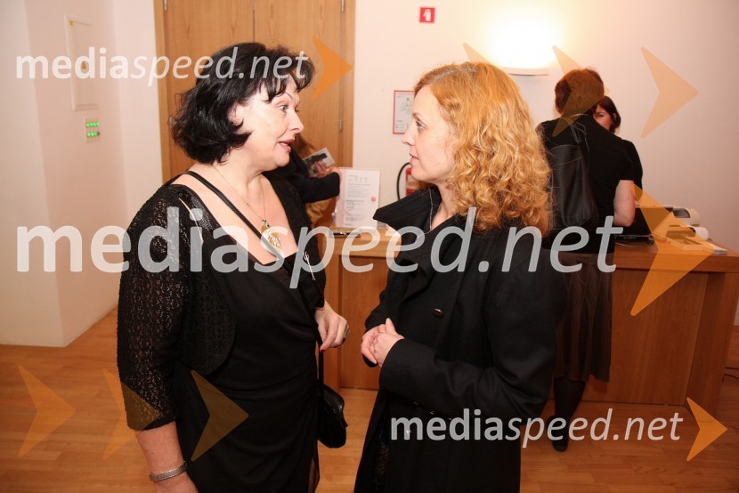 Ana Strelec Bombek, v.d. direktorja Gledališča Ptuj, in Tina Kosi, umetniški vodja SLG CeljeMama ni ena sama, premiera v Mestnem gledališču Ptuj