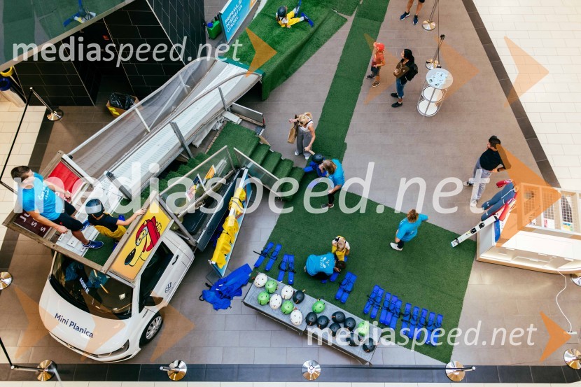 Smučarski skoki na MINI PLANICI v Citycentru Celje