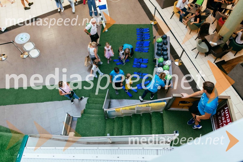 Smučarski skoki na MINI PLANICI v Citycentru Celje