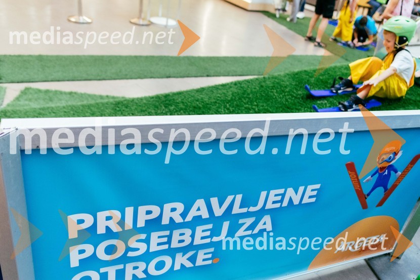 Smučarski skoki na MINI PLANICI v Citycentru Celje