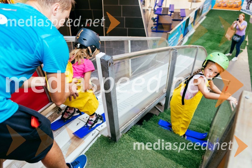 Smučarski skoki na MINI PLANICI v Citycentru Celje