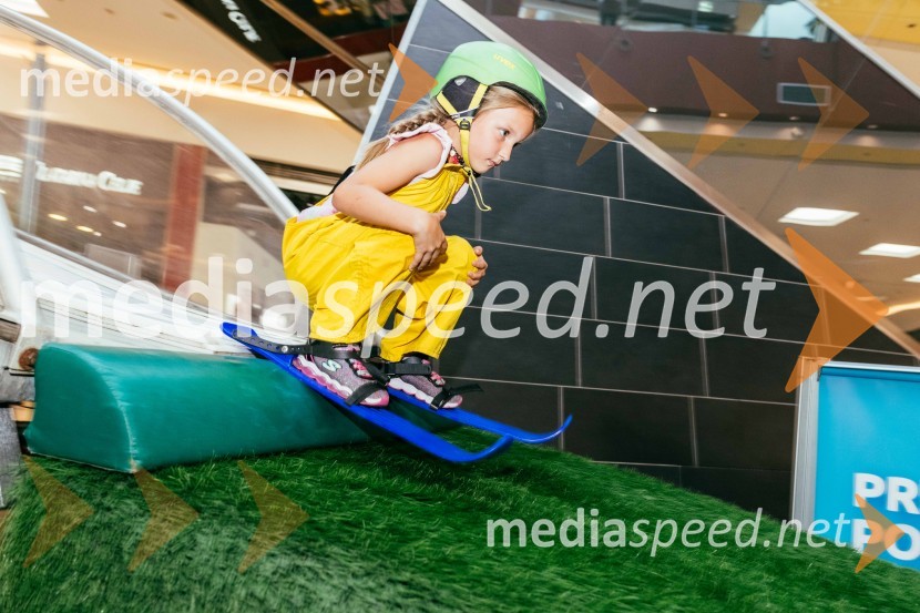 Smučarski skoki na MINI PLANICI v Citycentru Celje