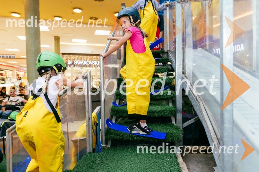 Smučarski skoki na MINI PLANICI v Citycentru Celje
