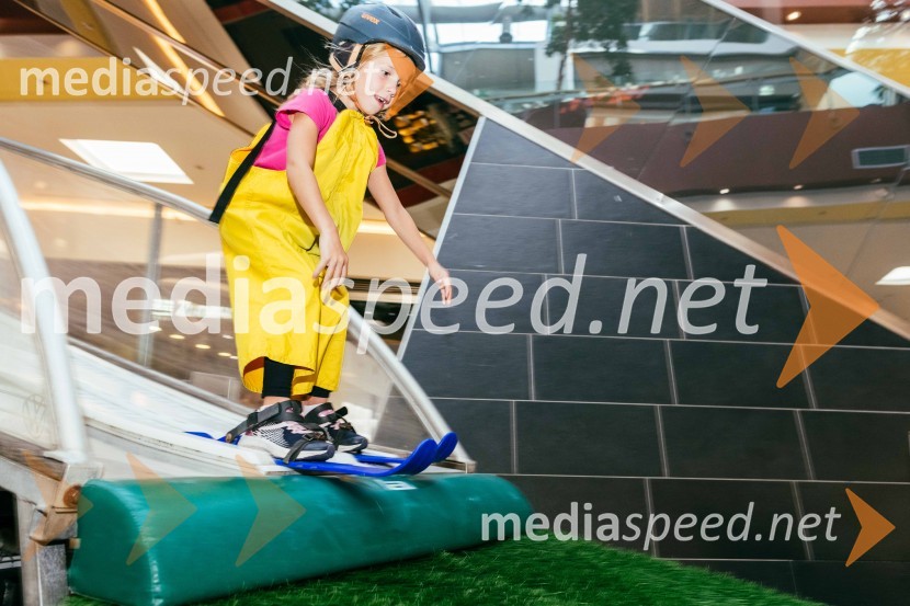 Smučarski skoki na MINI PLANICI v Citycentru Celje