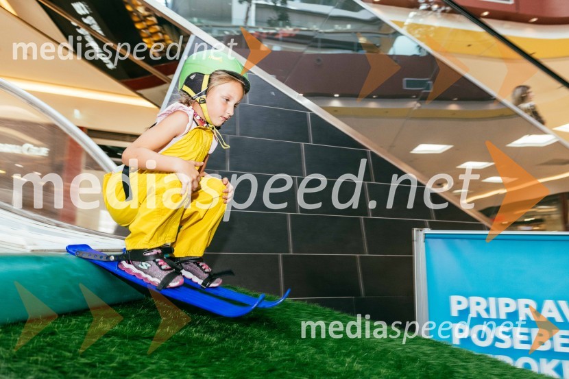 Smučarski skoki na MINI PLANICI v Citycentru Celje
