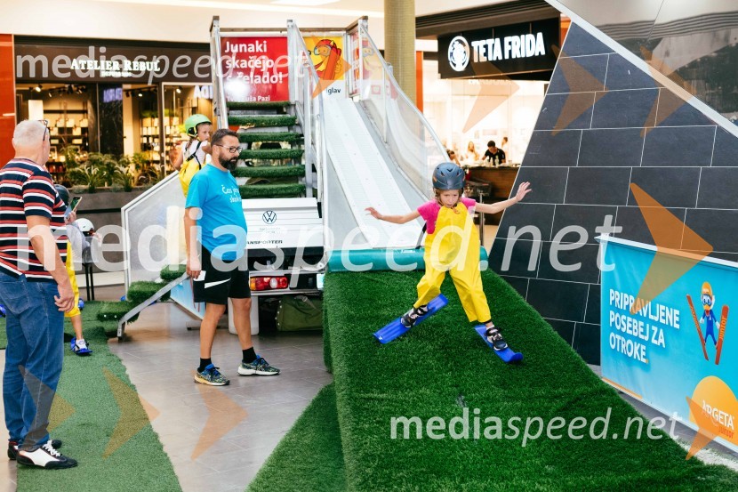 Smučarski skoki na MINI PLANICI v Citycentru Celje