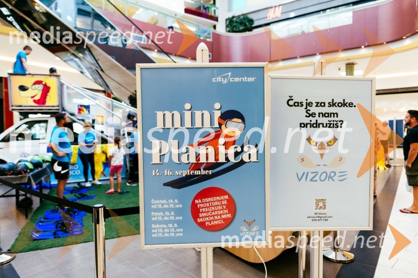 Smučarski skoki na MINI PLANICI v Citycentru Celje