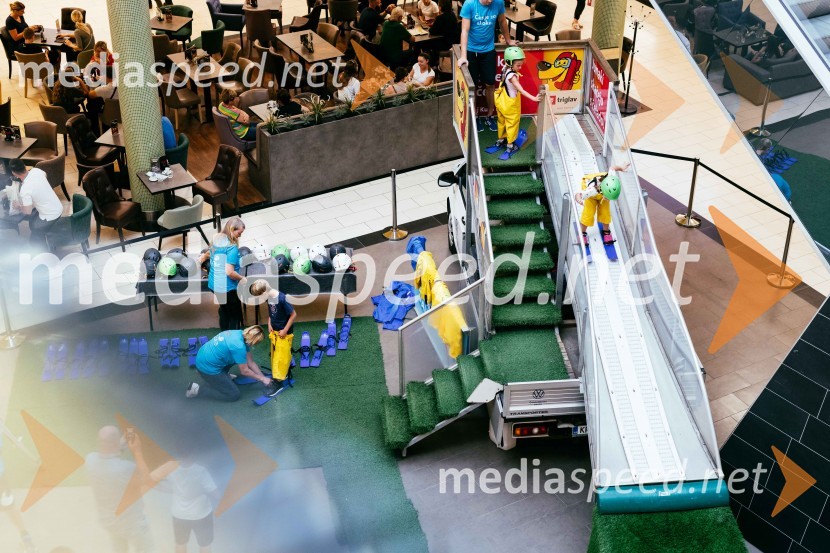 Smučarski skoki na MINI PLANICI v Citycentru Celje