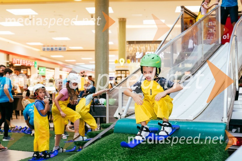 Smučarski skoki na MINI PLANICI v Citycentru Celje