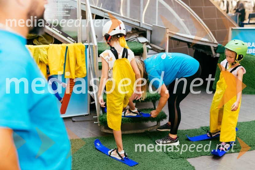 Smučarski skoki na MINI PLANICI v Citycentru Celje
